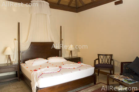 Olhuveli Beach & Spa Resort 12
